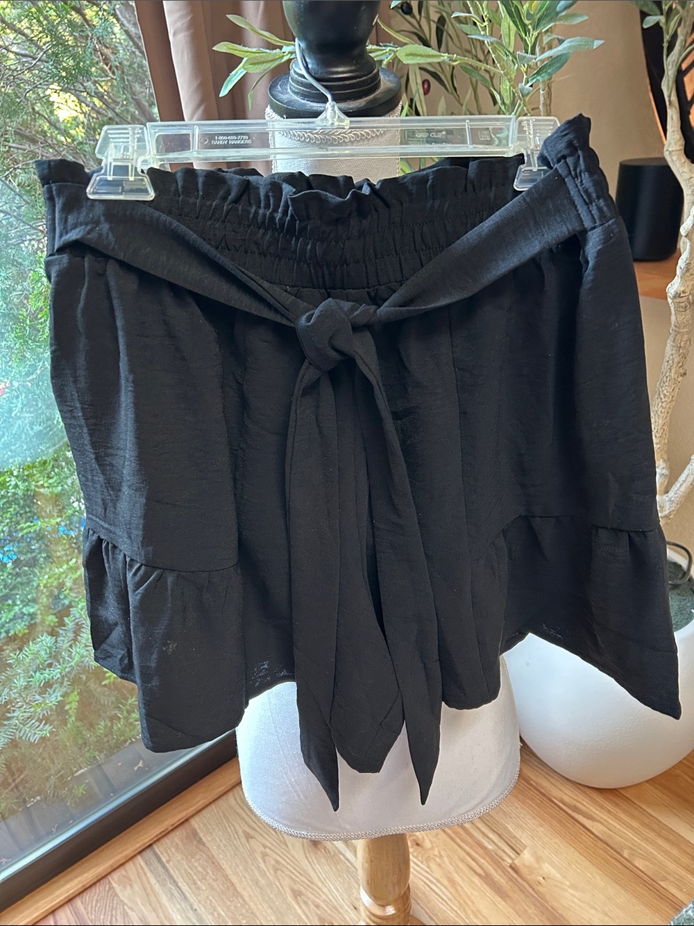 Black Ruffle Tie-Waist Shorts large